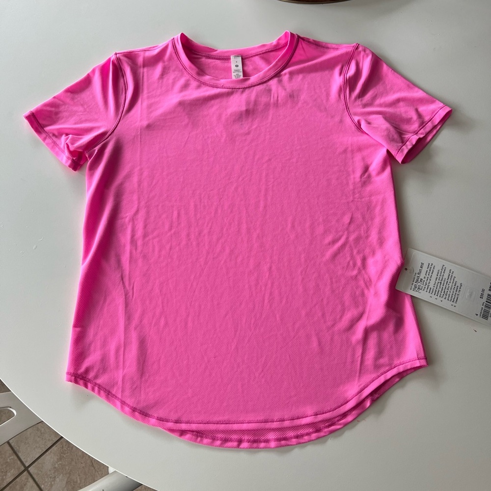 Pink lululemon high neck run and train tee size 4 nwt